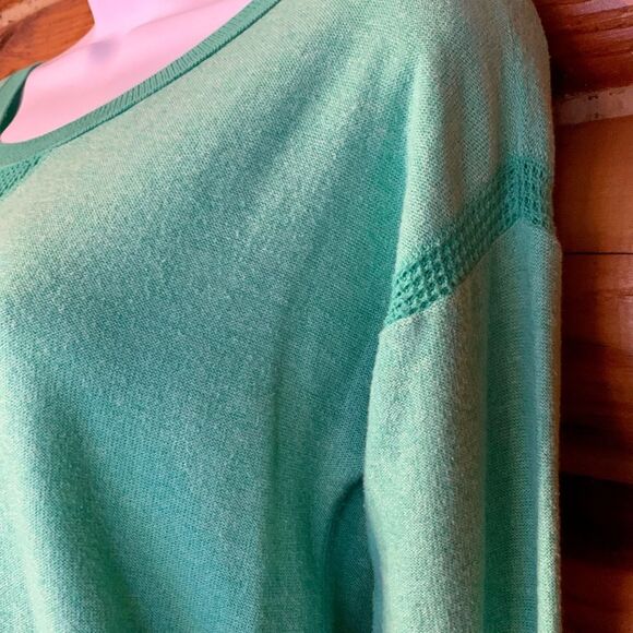 American Eagle Outfitters Green Lightweight Crewneck Sweater Small - Picture 5 of 7